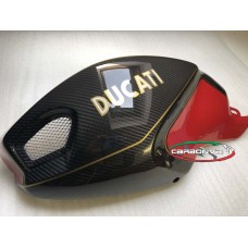 CARBONVANI - DUCATI MONSTER M696 / M796 / M1100 CARBON FIBER RED TWILL W/ CLASSIC LOGO IN WHITE AND GOLD FUEL TANK SIDE PANELS KIT CARBONVANI - DUCATI MONSTER M696 / M796 / M1100 CARBON FIBER RED TWILL W/ CLASSIC LOGO IN WHITE AND GOLD FUEL TANK SIDE PANELS KIT