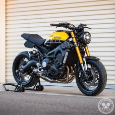 Motodemic LED and Round Halogen Headlight Conversion Kit for the Yamaha XSR900 Motodemic LED and Round Halogen Headlight Conversion Kit for the Yamaha XSR900