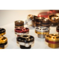 AEM FACTORY - DUCATI BILLET TWO COLOR ENGINE OIL FILLER CAP FOR MOST WET CLUTCH DUCATI'S (M20X2.5) AEM FACTORY - DUCATI BILLET TWO COLOR ENGINE OIL FILLER CAP FOR MOST WET CLUTCH DUCATI'S (M20X2.5)