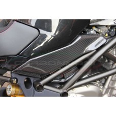 CARBONVANI - MV AGUSTA BRUTALE CARBON FIBER RH SMALL TANK SIDE (2006-09) CARBONVANI - MV AGUSTA BRUTALE CARBON FIBER RH SMALL TANK SIDE (2006-09)