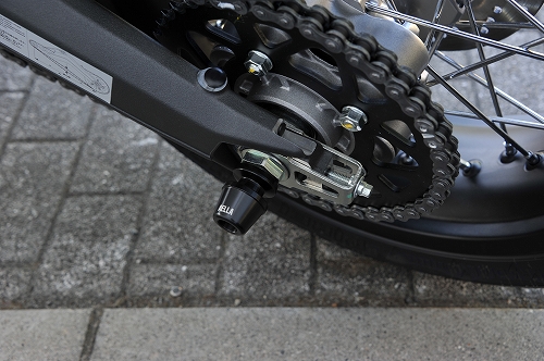 AELLA Rear Axle Stand Hook Slider for Ducati Scrambler 1100 / 800 / 400 and Monster 797 AELLA Rear Axle Stand Hook Slider for Ducati Scrambler 1100 / 800 / 400 and Monster 797