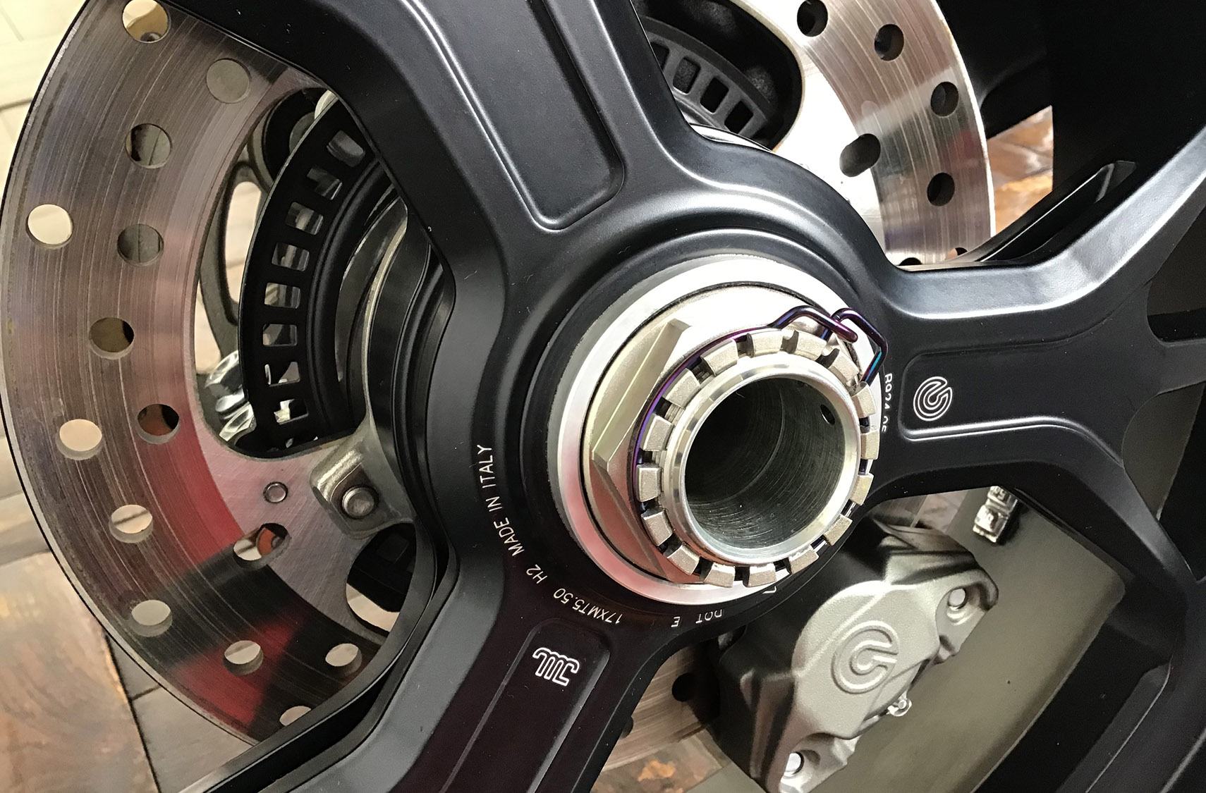 AELLA Titanium Look Large Hub Lock Pins For Rear Axle Nuts