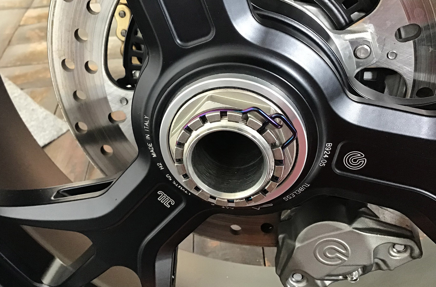 AELLA Titanium Look Lock Pins For Small Hub Ducati Rear Axle Nut