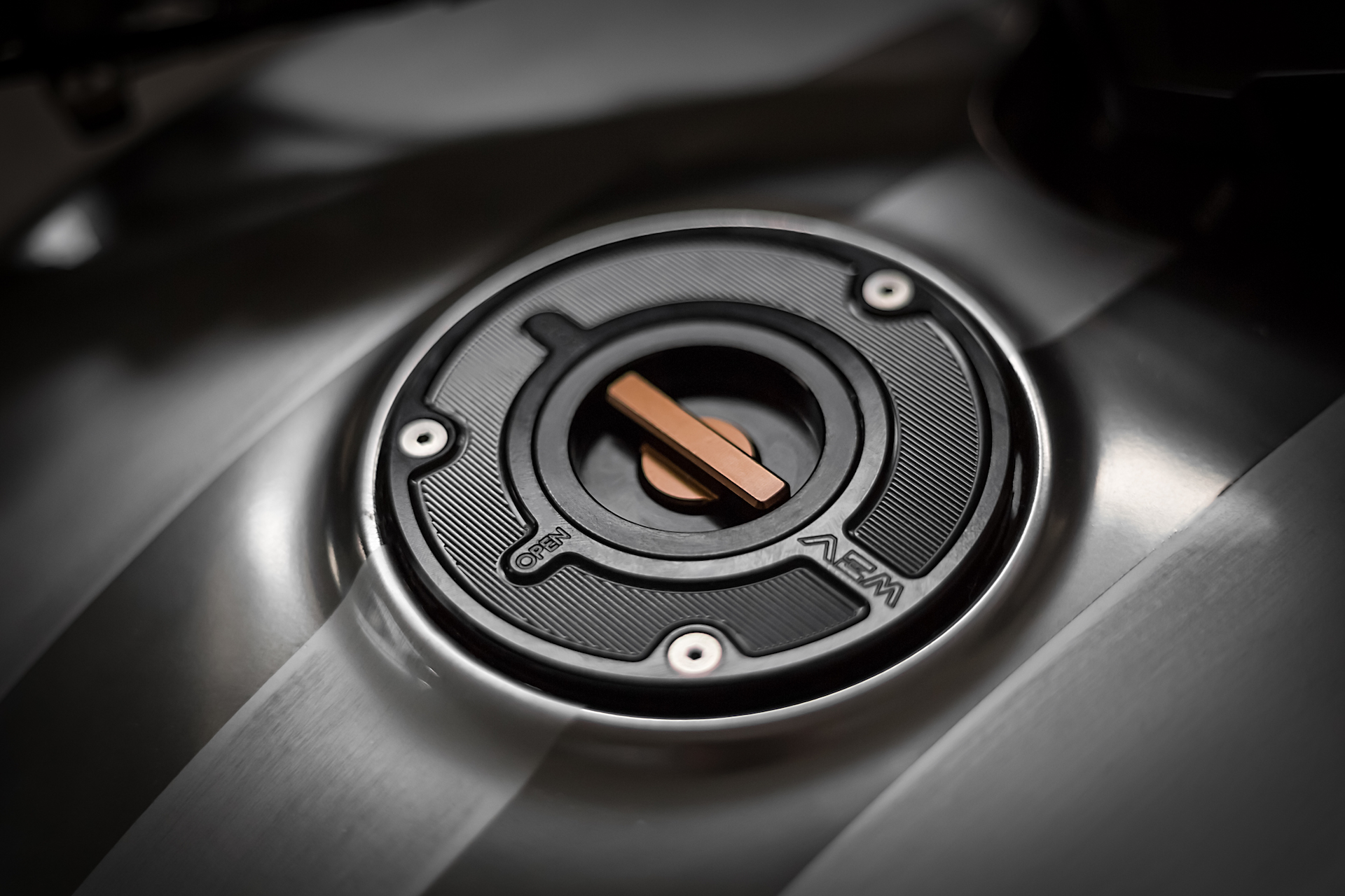 AEM FACTORY DUCATI/MV AGUSTA FUEL TANK CAP-MONSTER S2R 800-TITANIO 