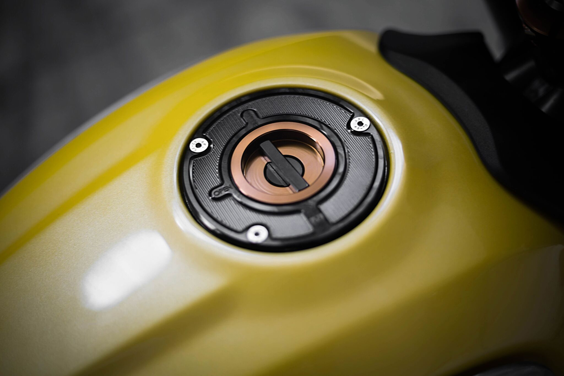 AEM FACTORY 'ENDURANCE' GAS CAP WITH QUICK RELEASE ACTION FOR DUCATI