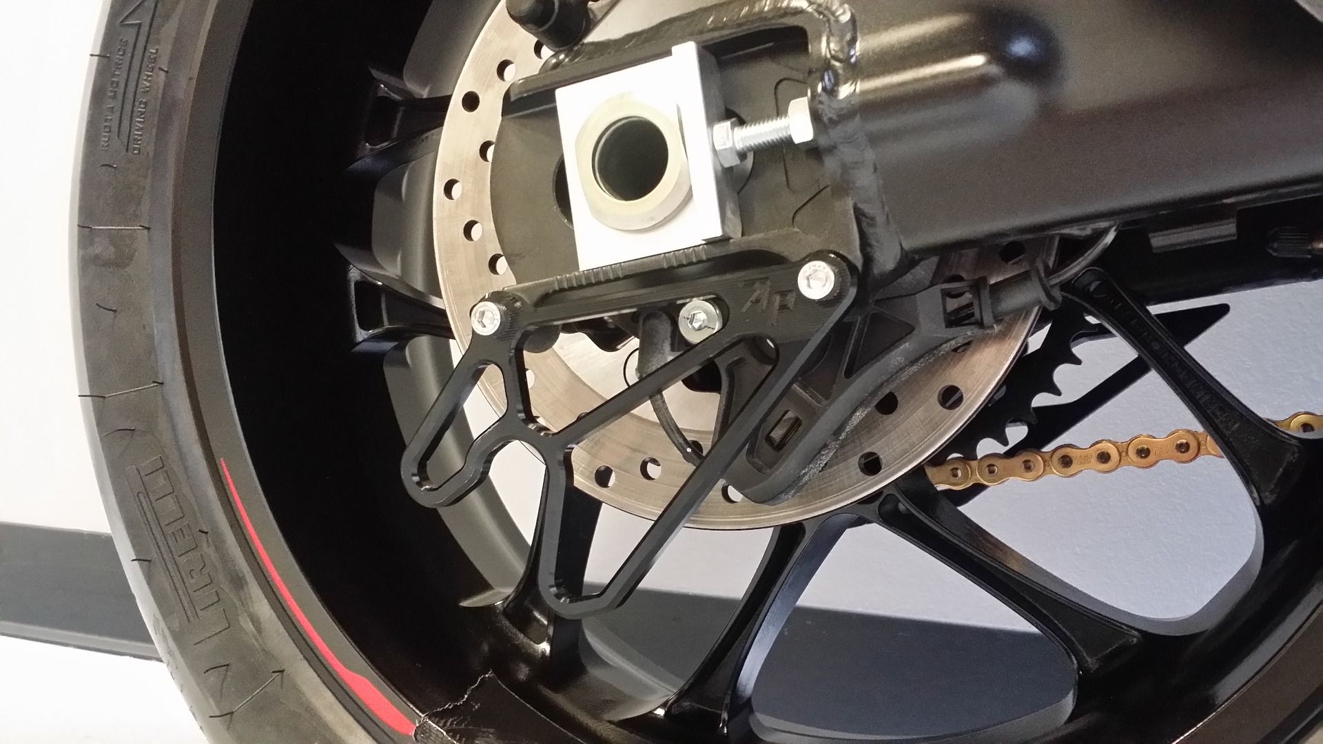 Attack Performance Race Lifter and Shark Guard Kit for Yamaha YZF-R1 ...