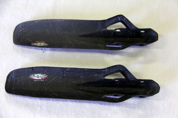 CARBONVANI - DUCATI SCRAMBLER CARBON FIBER FORK SUSPENSION GUARDS CARBONVANI - DUCATI SCRAMBLER CARBON FIBER FORK SUSPENSION GUARDS