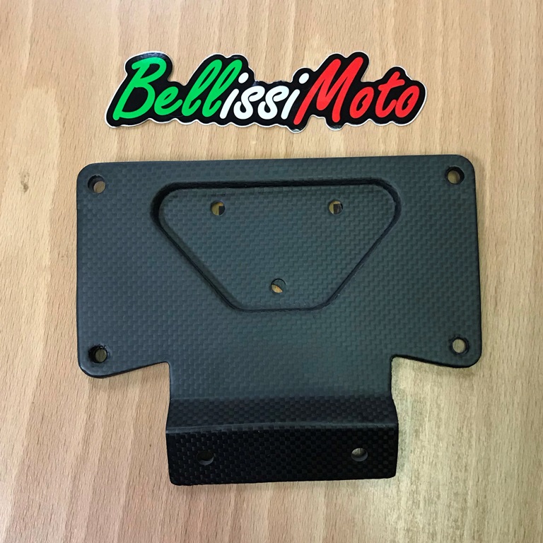 CARBONVANI - UNIVERSAL CARBON FIBER UNIVERSAL LICENSE PLATE HOLDER FOR U.S.A CARBONVANI - UNIVERSAL CARBON FIBER UNIVERSAL LICENSE PLATE HOLDER FOR U.S.A