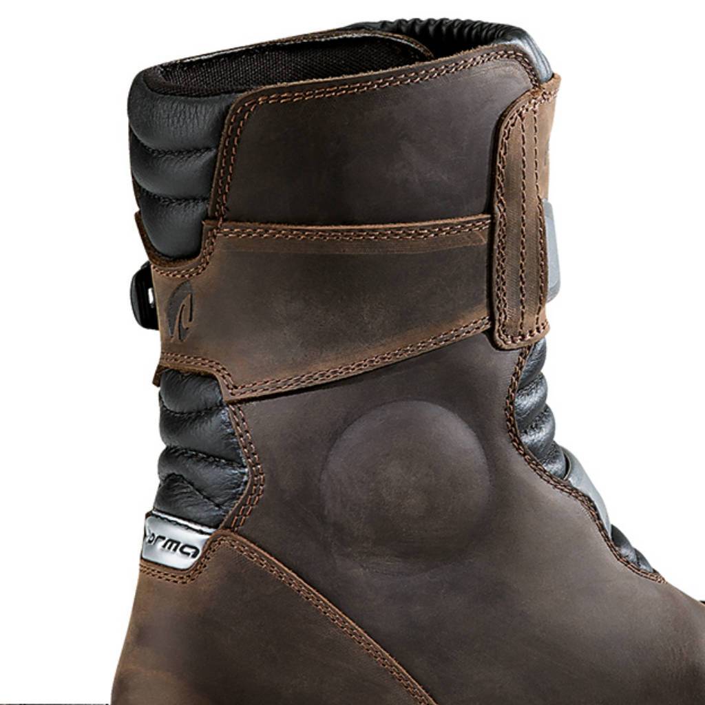 thumbnail image 2 of ADVENTURE LOW Dry - Forma Boots 2 of 14