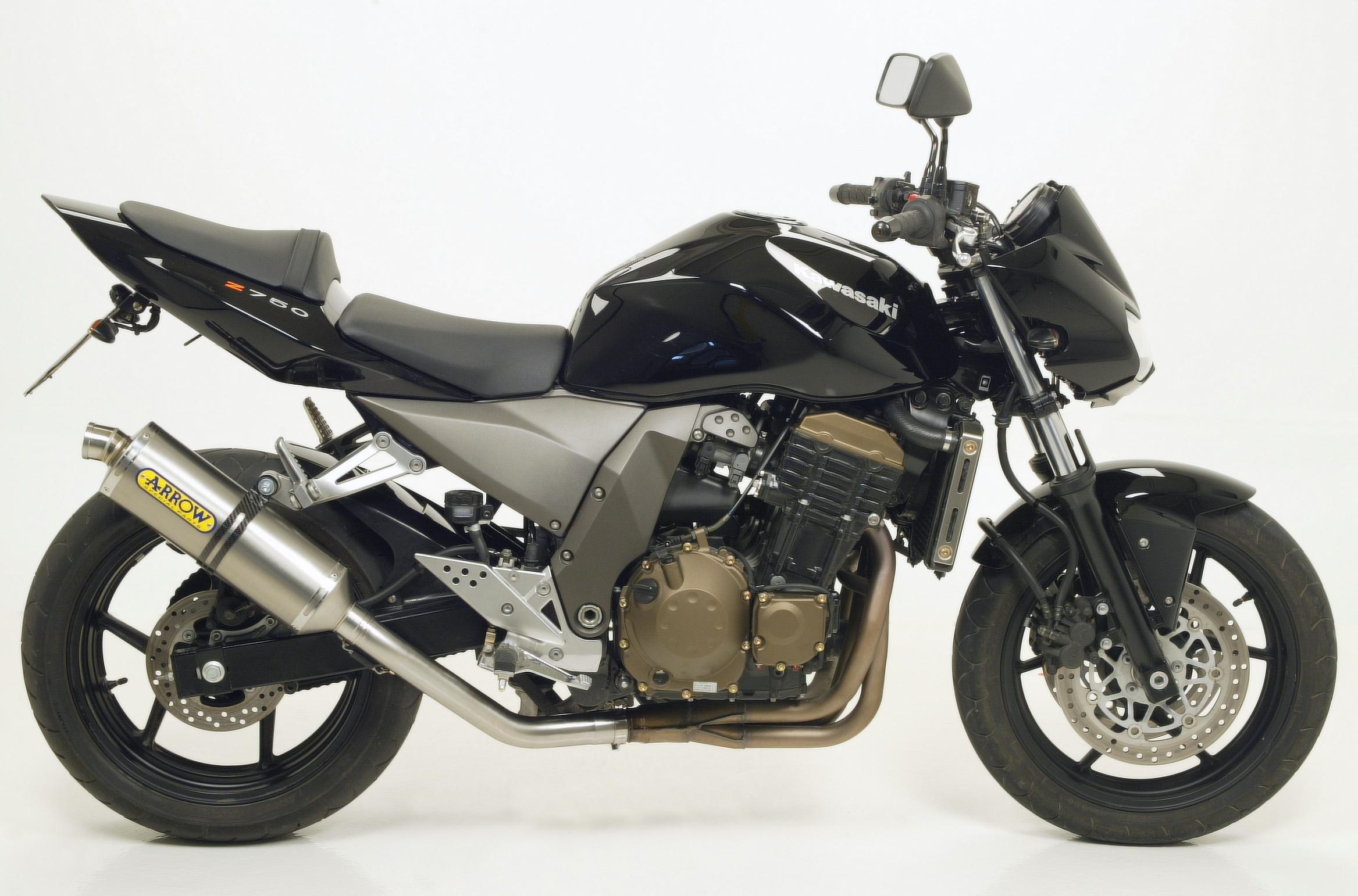 Arrow Exhausts For The Kawasaki Z750 2004-2006