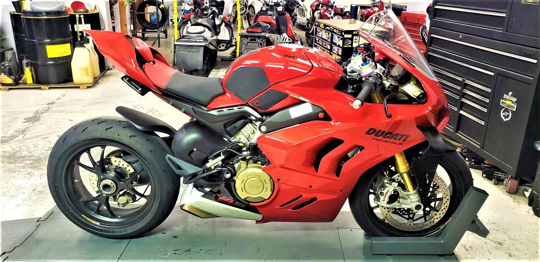 TechSpec Tank Grip Pads for the Ducati Panigale V4 / S / R / Speciale (2018-2021) TechSpec Tank Grip Pads for the Ducati Panigale V4 / S / R / Speciale (2018-2021)