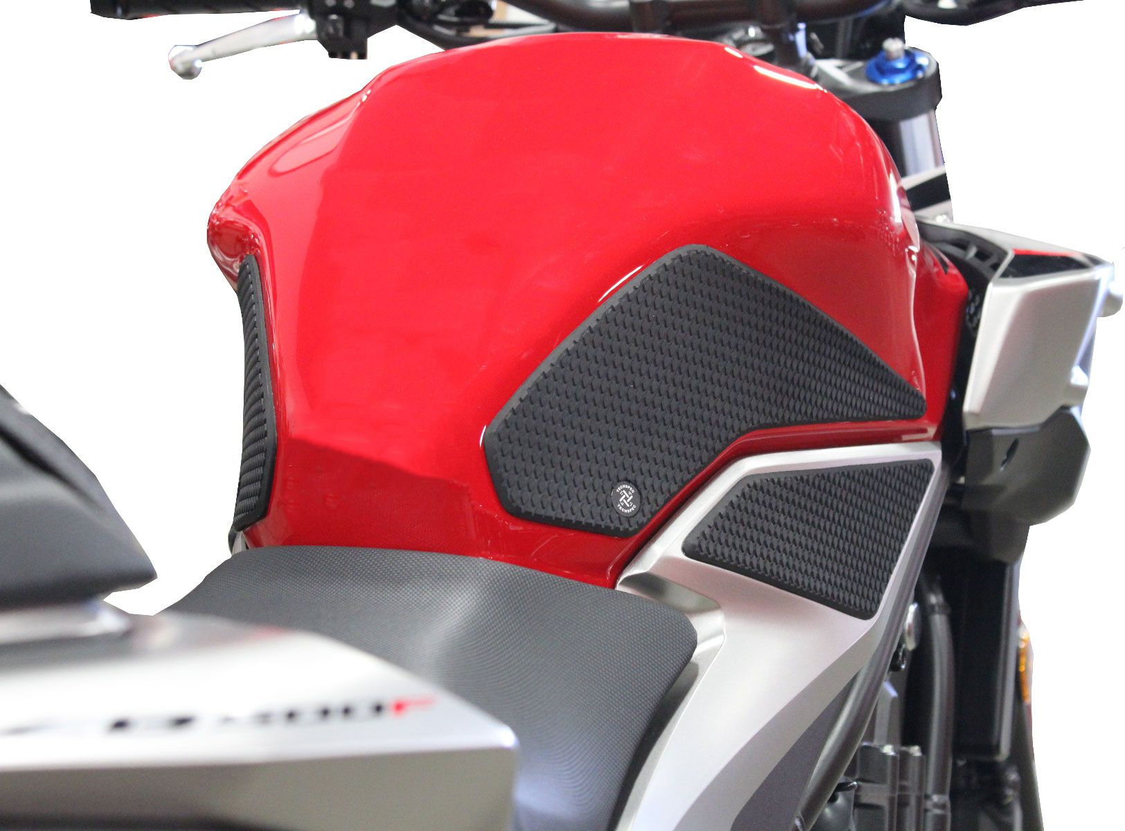 TechSpec Tank Grip Pads for the Honda CBR500R / CB500F (2019+) TechSpec Tank Grip Pads for the Honda CBR500R / CB500F (2019+)