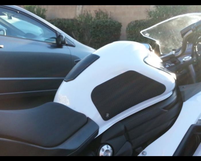 TechSpec Tank Grip Pads for the Kawasaki NINJA 650 & ER6n (12-16) TechSpec Tank Grip Pads for the Kawasaki NINJA 650 & ER6n (12-16)