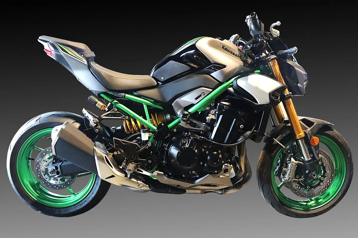 TechSpec Tank Grip Pads for the Kawasaki Z900 (2025+) TechSpec Tank Grip Pads for the Kawasaki Z900 (2025+)