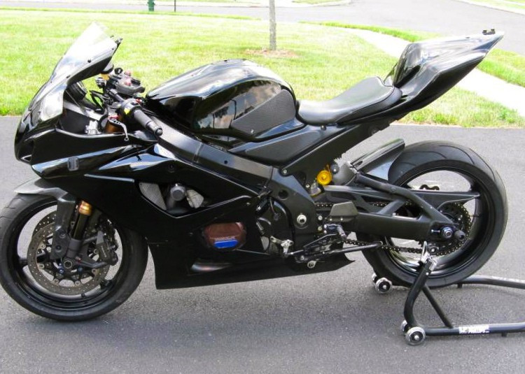 TechSpec Tank Grip Pads for the Suzuki GSX-R1000 (05-06) TechSpec Tank Grip Pads for the Suzuki GSX-R1000 (05-06)