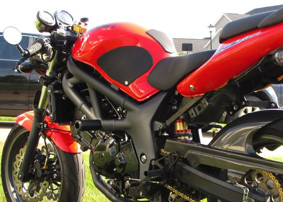 TechSpec Tank Grip Pads for the Suzuki SV650 / SV1000 (98-02) TechSpec Tank Grip Pads for the Suzuki SV650 / SV1000 (98-02)