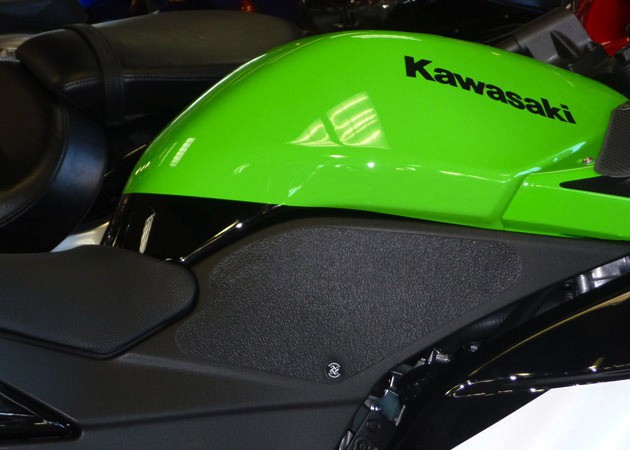 TechSpec Tank Grip Pads for the Kawasaki Ninja 250R (08-12) TechSpec Tank Grip Pads for the Kawasaki Ninja 250R (08-12)