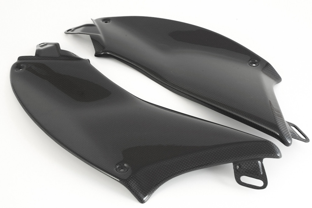 MOTOCORSE - CARBON FIBER UNDER TANK SIDE PANEL SET FOR DUCATI DIAVEL 2010-16 MOTOCORSE - CARBON FIBER UNDER TANK SIDE PANEL SET FOR DUCATI DIAVEL 2010-16