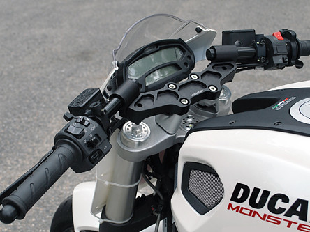 WOODCRAFT Ducati Monster 696/796/1100 Clipon Riser Adapter Plate w/Long Black Bars WOODCRAFT Ducati Monster 696/796/1100 Clipon Riser Adapter Plate w/Long Black Bars