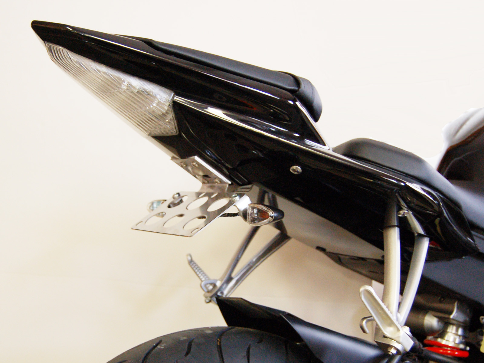 r6 fender eliminator kit