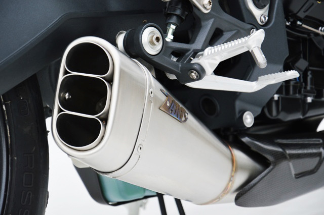 ZARD "SHORT" Slip-on Exhaust for Triumph Street Triple 675 (2013--2016) ZARD "SHORT" Slip-on Exhaust for Triumph Street Triple 675 (2013--2016)