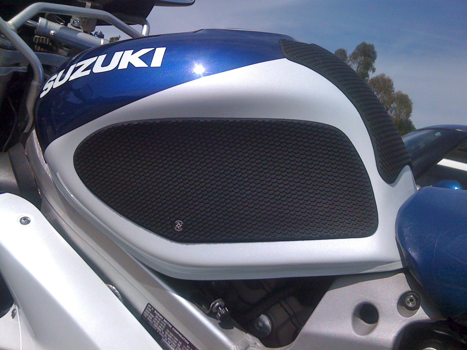 TechSpec Tank Grip Pads for the Suzuki TL1000R / TL1000S (00-09) TechSpec Tank Grip Pads for the Suzuki TL1000R / TL1000S (00-09)