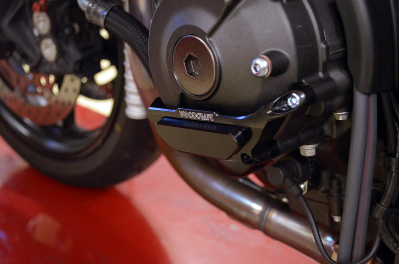 WOODCRAFT Yamaha FZ-10 (MT10) LHS Stator Cover Protector Black Anodized with Choice of Skid Plate WOODCRAFT Yamaha FZ-10 (MT10) LHS Stator Cover Protector Black Anodized with Choice of Skid Plate