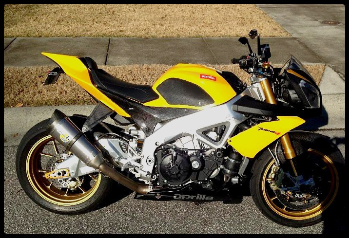 TechSpec Tank Grip Pads for the Aprilia RSV4 (10-14) and Tuono V4R (11-13) TechSpec Tank Grip Pads for the Aprilia RSV4 (10-14) and Tuono V4R (11-13)
