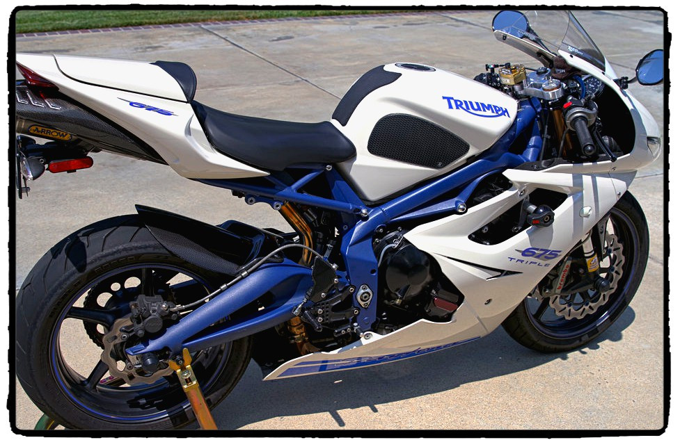 TechSpec Tank Grip Pads for the Triumph Daytona 675 (06-12) Street Triple (09-12) Includes TP#3 Dave Moss Design TechSpec Tank Grip Pads for the Triumph Daytona 675 (06-12) Street Triple (09-12) Includes TP#3 Dave Moss Design