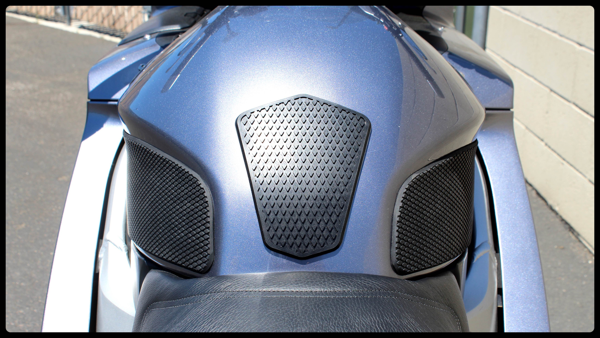 TechSpec Tank Grip Pads for the Yamaha FJR 1300 (01-05) TechSpec Tank Grip Pads for the Yamaha FJR 1300 (01-05)