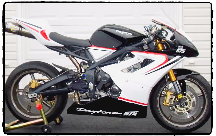 TechSpec Tank Grip Pads for the Triumph Daytona 675 (06-12) Street Triple (09-12) TechSpec Tank Grip Pads for the Triumph Daytona 675 (06-12) Street Triple (09-12)