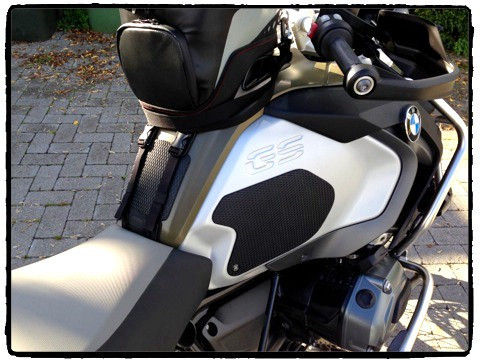 TechSpec Tank Grip Pads for the BMW R 1200 / 1250 GS adventure (14+) TechSpec Tank Grip Pads for the BMW R 1200 / 1250 GS adventure (14+)