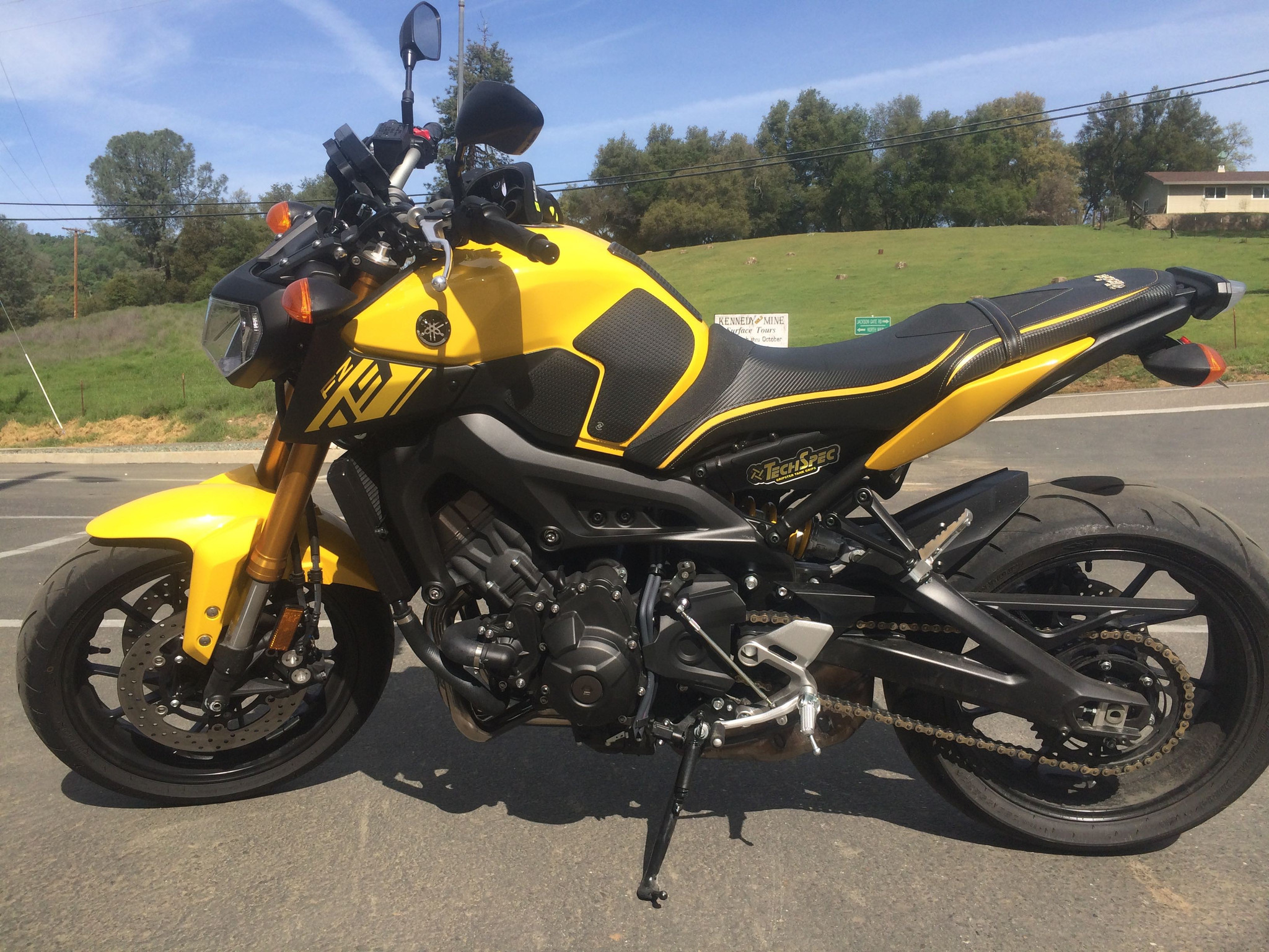 TechSpec Tank Grip Pads for the Yamaha FZ-09 / MT-09 (14-20) TechSpec Tank Grip Pads for the Yamaha FZ-09 / MT-09 (14-20)