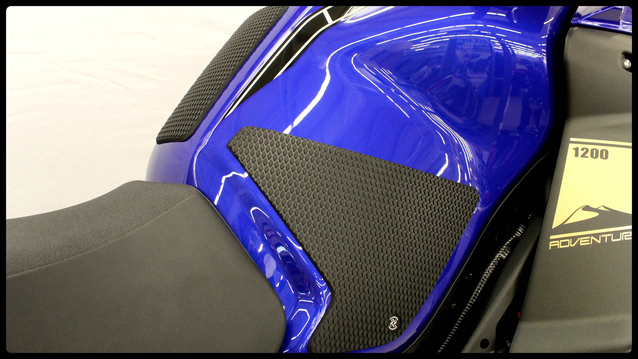 TechSpec Tank Grip Pads -Design 2- for the Yamaha Super Tenere 1200 (10-24) TechSpec Tank Grip Pads -Design 2- for the Yamaha Super Tenere 1200 (10-24)
