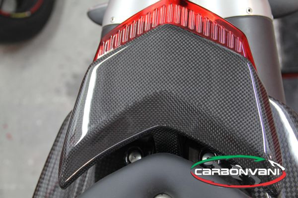 CARBONVANI - DUCATI HYPERMOTARD 1100 / 796 CARBON FIBER TAIL LIGHT COVER CARBONVANI - DUCATI HYPERMOTARD 1100 / 796 CARBON FIBER TAIL LIGHT COVER