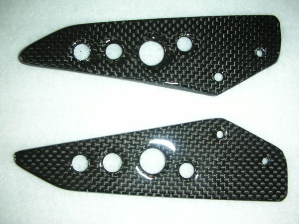 CARBONVANI - DUCATI HYPERMOTARD 1100 / 796 CARBON FIBER PILLION HEEL GUARDS CARBONVANI - DUCATI HYPERMOTARD 1100 / 796 CARBON FIBER PILLION HEEL GUARDS