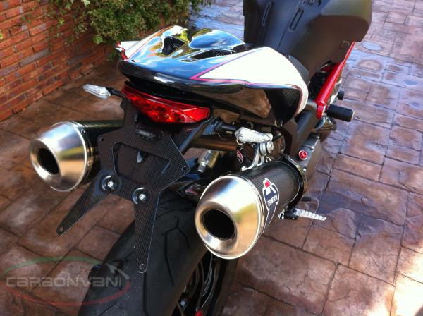 CARBONVANI - DUCATI MONSTER M696 / M796 / M1100 CARBON FIBER LICENCE PLATE HOLDER (lights not included) CARBONVANI - DUCATI MONSTER M696 / M796 / M1100 CARBON FIBER LICENCE PLATE HOLDER (lights not included)