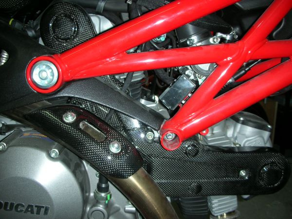CARBONVANI - DUCATI MONSTER M696 / M796 / M1100 CARBON FIBER HEAT GUARD FOR EXHAUST PIPE CARBONVANI - DUCATI MONSTER M696 / M796 / M1100 CARBON FIBER HEAT GUARD FOR EXHAUST PIPE