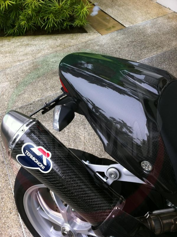 CARBONVANI - DUCATI MONSTER M1100 / M796 / M696 CARBON FIBER TAIL (PILLION SEAT COVER) CARBONVANI - DUCATI MONSTER M1100 / M796 / M696 CARBON FIBER TAIL (PILLION SEAT COVER)