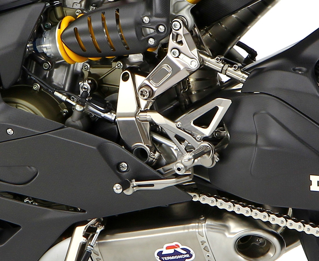 Motocorse Billet Aluminium Rearsets with Titanium Hardware for the