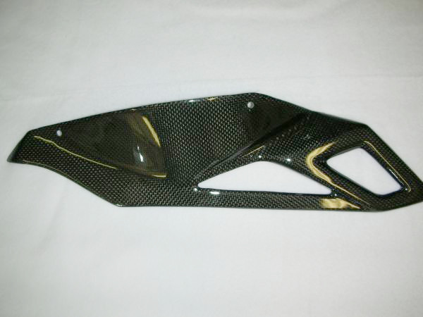CARBONVANI - MV AGUSTA F4 CARBON FIBER LOWER CHAIN GUARD - RACING VERSION (>2009) CARBONVANI - MV AGUSTA F4 CARBON FIBER LOWER CHAIN GUARD - RACING VERSION (>2009)