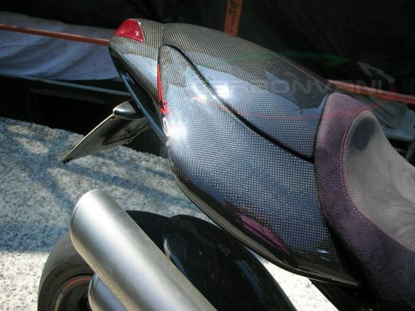 CARBONVANI - MV AGUSTA BRUTALE CARBON FIBER SEAT TAIL (2006-09) CARBONVANI - MV AGUSTA BRUTALE CARBON FIBER SEAT TAIL (2006-09)