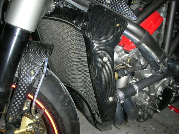 CARBONVANI - MV AGUSTA BRUTALE CARBON FIBER TWO PIECE RADIATOR COVERS (2006-09) CARBONVANI - MV AGUSTA BRUTALE CARBON FIBER TWO PIECE RADIATOR COVERS (2006-09)