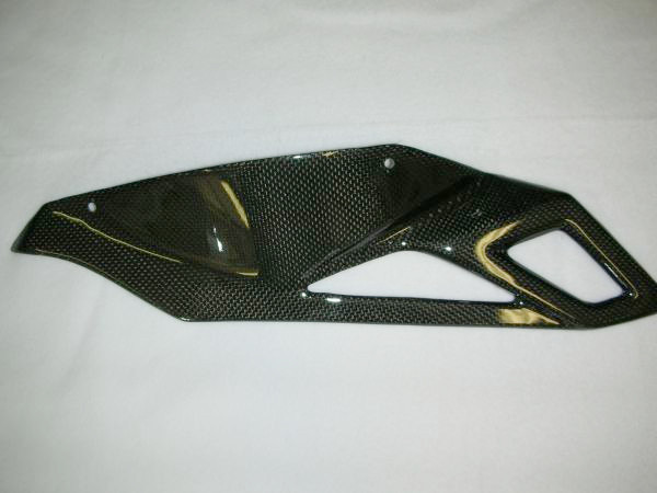 CARBONVANI - MV AGUSTA BRUTALE CARBON FIBER RACING LOWER CHAIN GUARD (2006-09) CARBONVANI - MV AGUSTA BRUTALE CARBON FIBER RACING LOWER CHAIN GUARD (2006-09)