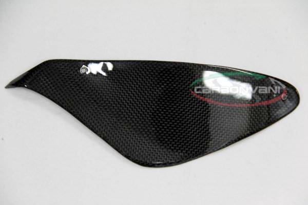 CARBONVANI - MV AGUSTA BRUTALE CARBON FIBER LOWER CHAIN GUARD (2006-09) CARBONVANI - MV AGUSTA BRUTALE CARBON FIBER LOWER CHAIN GUARD (2006-09)