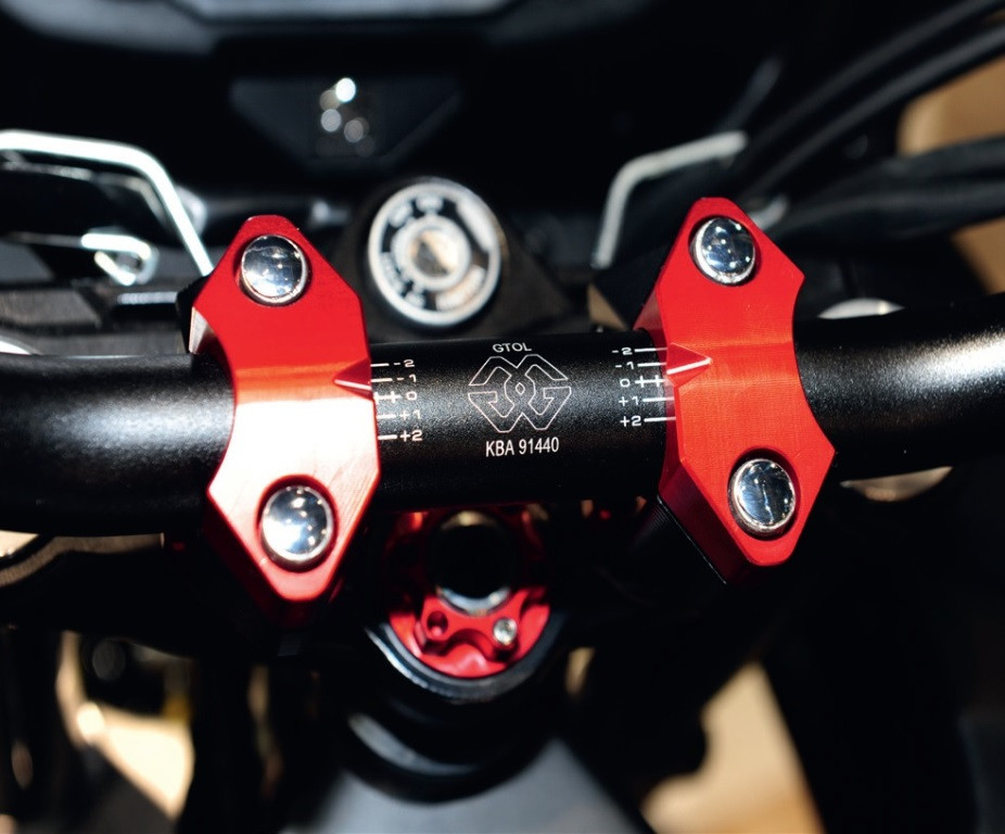 Gilles 2D.GT Adjustable Handlebar Risers for the Suzuki GSF 1250 Bandit