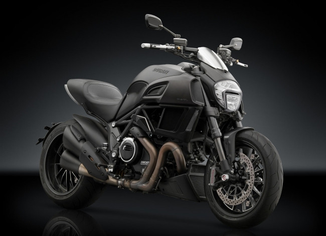 Ducati diavel rizoma top
