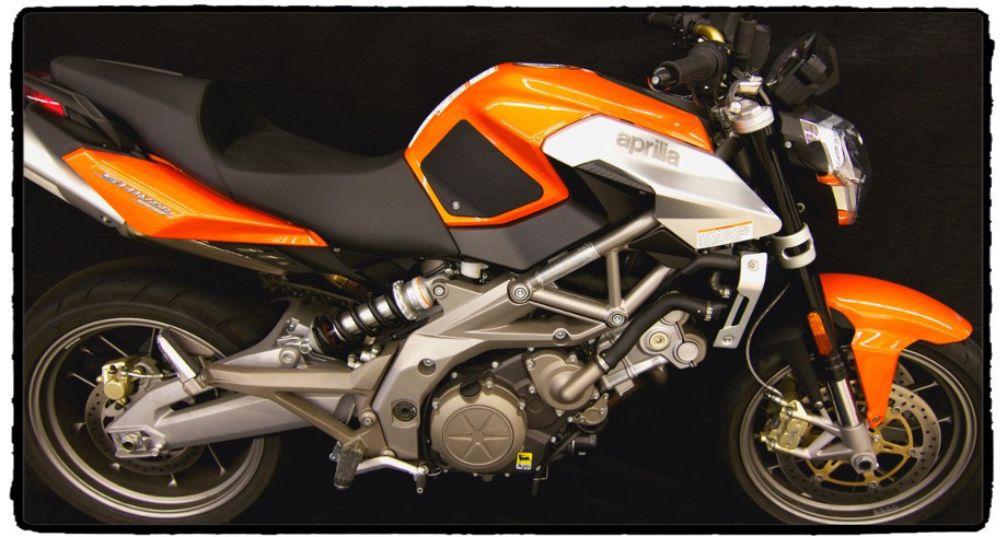 TechSpec Tank Grip Pads for the Aprilia shiver (07+) TechSpec Tank Grip Pads for the Aprilia shiver (07+)