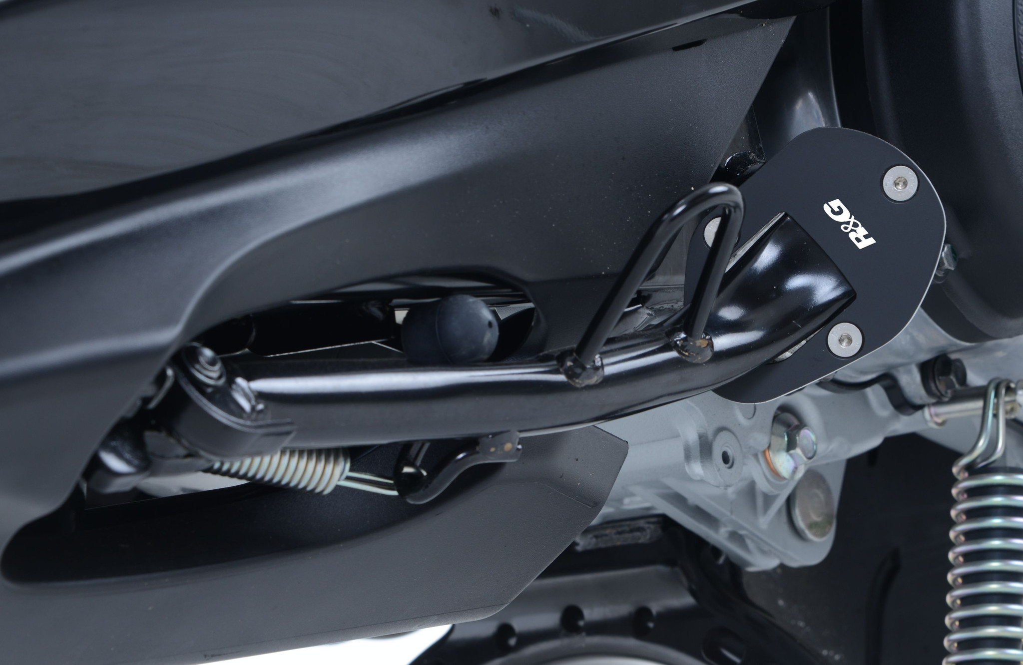 R&G Racing Kickstand Shoe Yamaha Majesty S / S-Max '14-17 R&G Racing Kickstand Shoe Yamaha Majesty S / S-Max '14-17