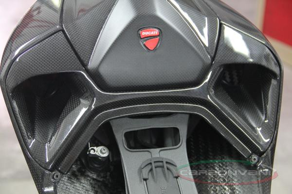 CARBONVANI - DUCATI 899 PANIGALE CARBON FIBER TAIL FRONT CARBONVANI - DUCATI 899 PANIGALE CARBON FIBER TAIL FRONT